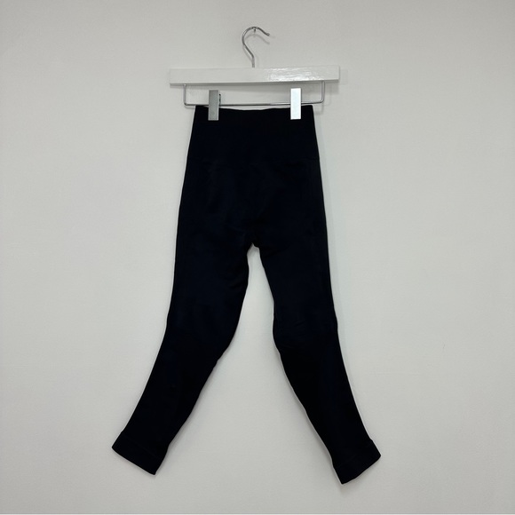 Lululemon Zone In Crop Leggings in Black - Picture 3 of 6